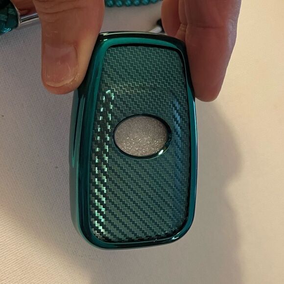 Toyota Logo fob Keychain in Green and fob cover in Green NWT - Picture 5 of 8